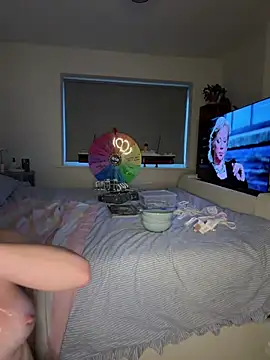 Lilly-Luscious webcam