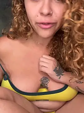 Chloe_Leaozinho webcam