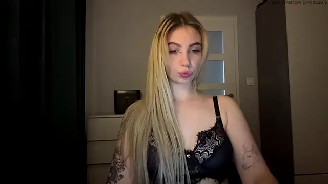 TeenLily webcam