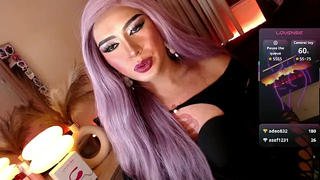 mslilly_croft Live Webcam on Stripchat