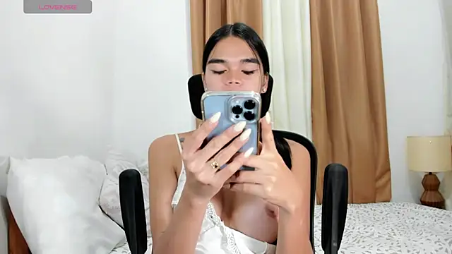 kendall_petite18 webcam