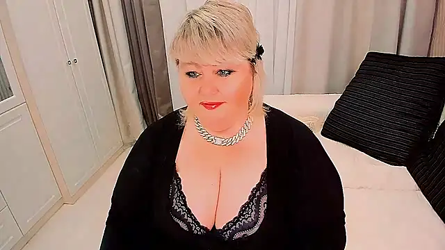 BIGTITSBBW webcam