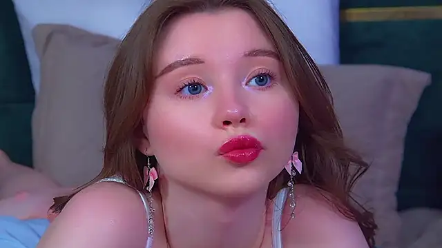 KeiraAsti webcam