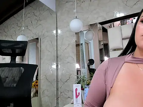 katleya_lewiis webcam