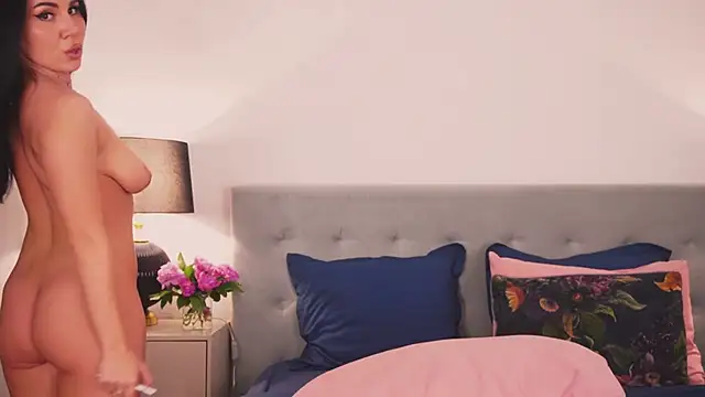 LauLaveau live sex cam