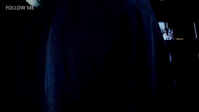 mistressannskywalker (F young) - lotion on tits