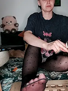 goddessm00n1 - Goddessm00n1's free webcam - UK Sex Cams