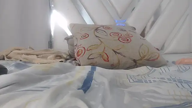 AlannaHarper webcam