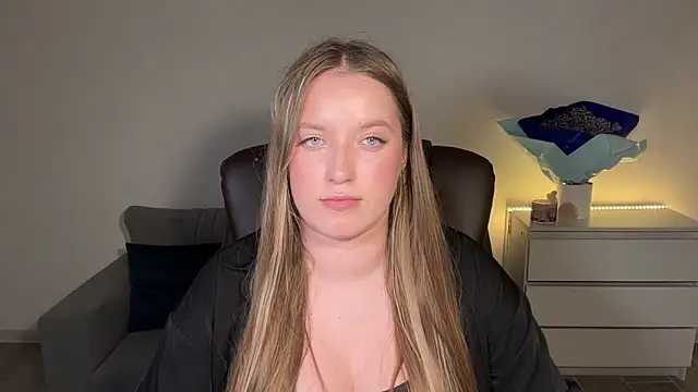 EvaMaddison webcam