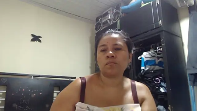 adrixxx38 - Adrixxx38's free webcam