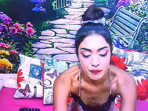 IndianPretty14u2Luv webcam