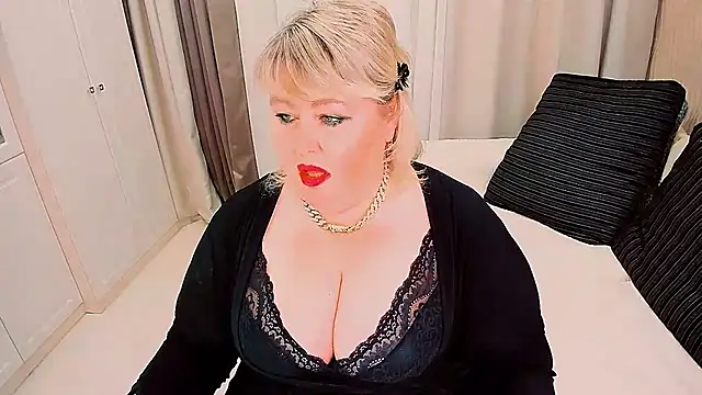 BIGTITSBBW webcam