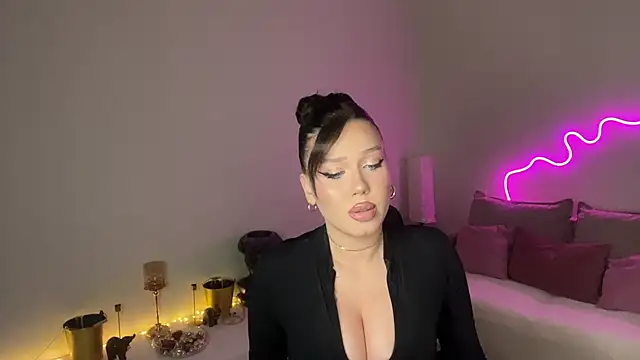 mistress_of_hearts webcam
