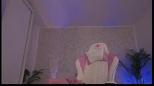 Ava-Diamond webcam