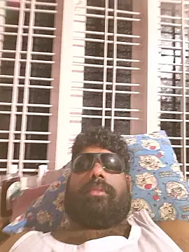 ey2sdozm (Ask my age) - Full nude with face and cum