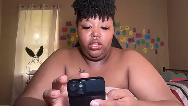 Chocolatebunnyxx96 webcam