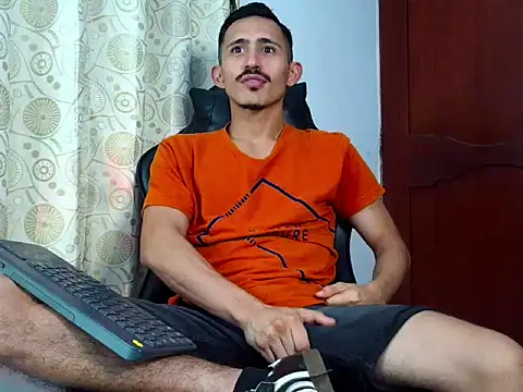 HomeAloneK webcam