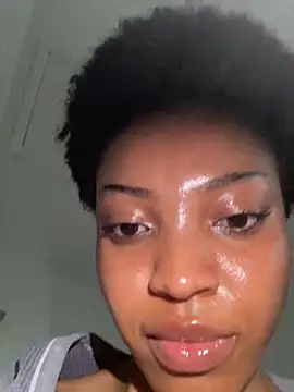 Queenkimi777 webcam