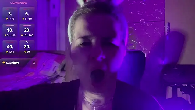 SueCurlykisss webcam