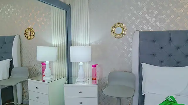 VioletSweetts webcam