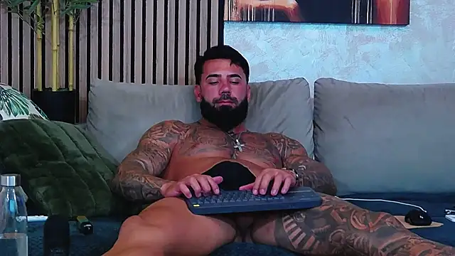 masterkingofmusclee webcam