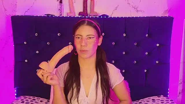 Dakotaa_Johnson webcam