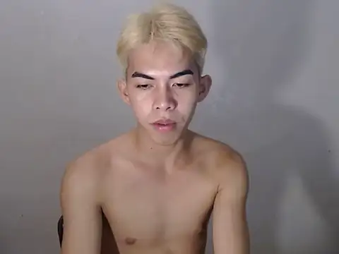 Urhotsilverboy webcam