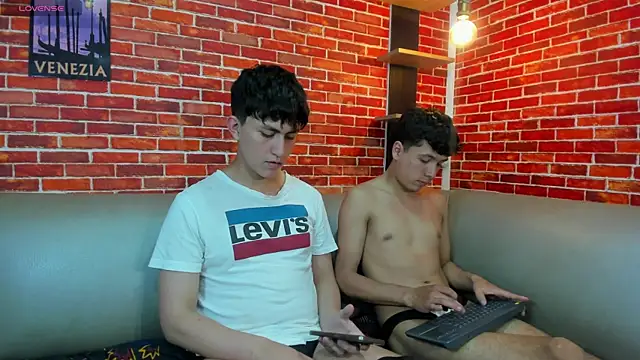 Hoot_boyss_ webcam