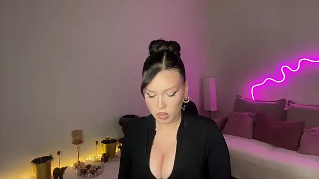 mistress_of_hearts webcam