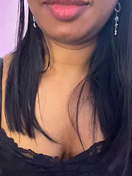 tamil_Aarathi webcam