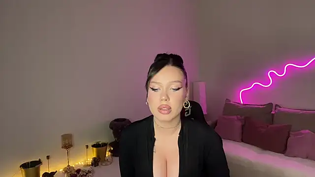 mistress_of_hearts webcam