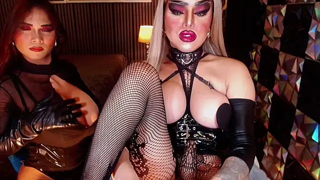 BigCockLatinaTS webcam