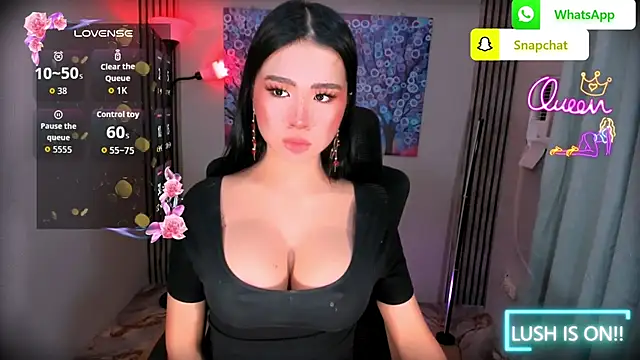 xBigSurpriseLorainex webcam