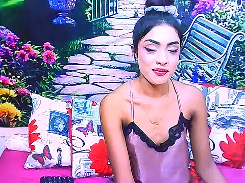 IndianPretty14u2Luv webcam