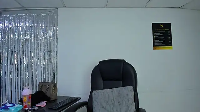 Aisha_hotts777 webcam