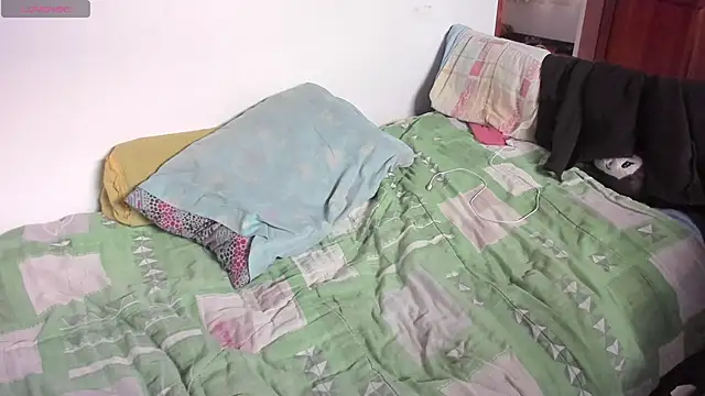 Petite-Goth webcam