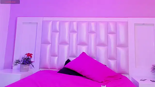 SalomeBins webcam