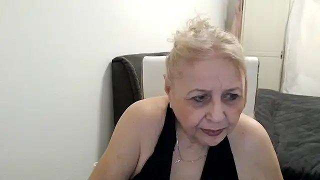 SusiLifeXXX webcam