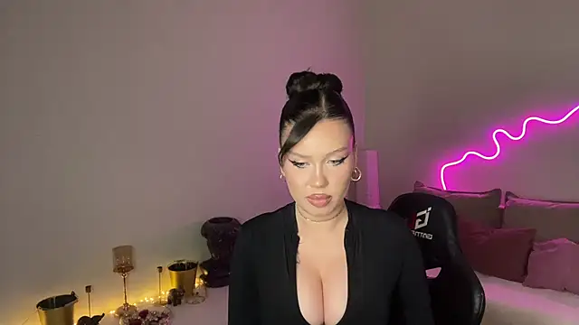 mistress_of_hearts webcam