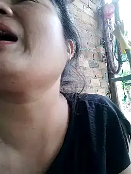 BigAss-69 webcam