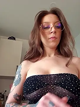 LilyOrion webcam