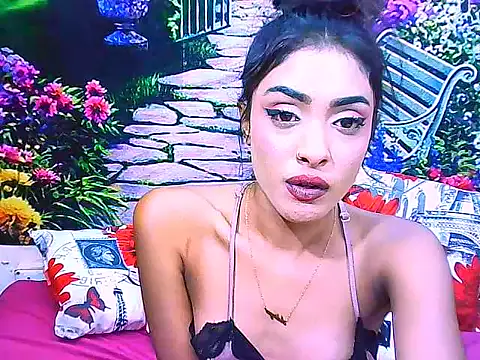 IndianPretty14u2Luv webcam