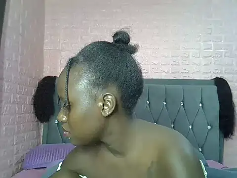 Happybree_ webcam