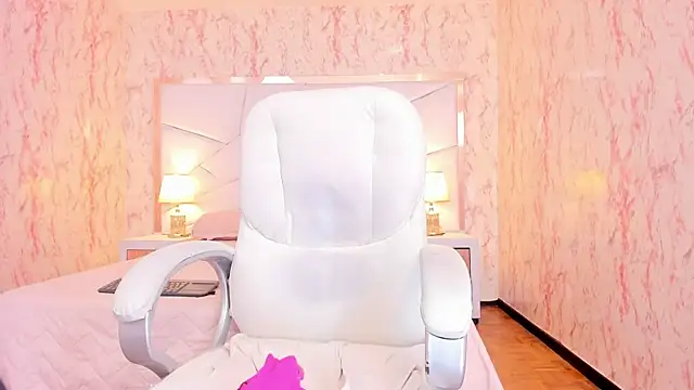 Emily_Whinfre webcam