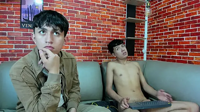Hoot_boyss_ webcam