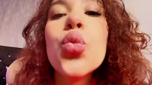 curly_babe webcam