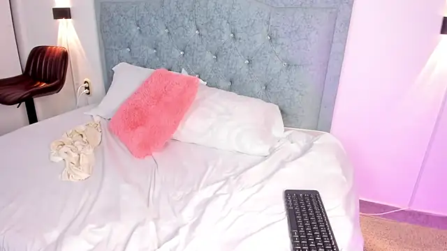 mellody_x1 - Mellody_x1's free webcam - UK Sex Cams