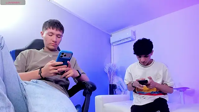 Handsomeboyss19 webcam