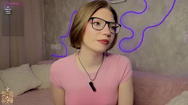 JeaneneWoltz webcam