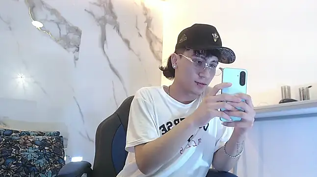 XanderGrey8 webcam